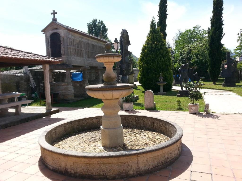 Hostal Albergue Villa San Clemente Tui Exterior photo