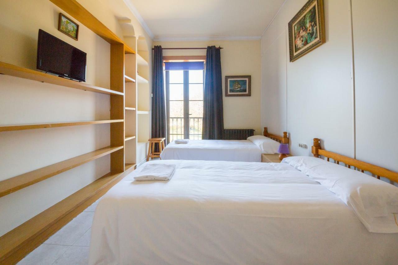 Hostal Albergue Villa San Clemente Tui Exterior photo