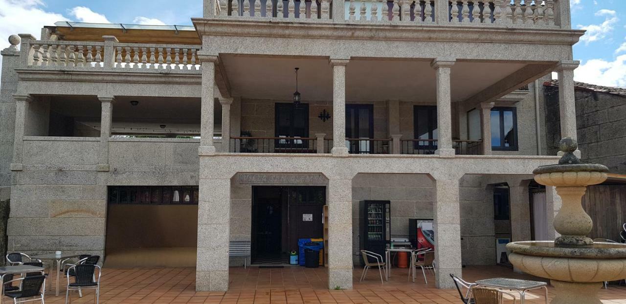 Hostal Albergue Villa San Clemente Tui Exterior photo